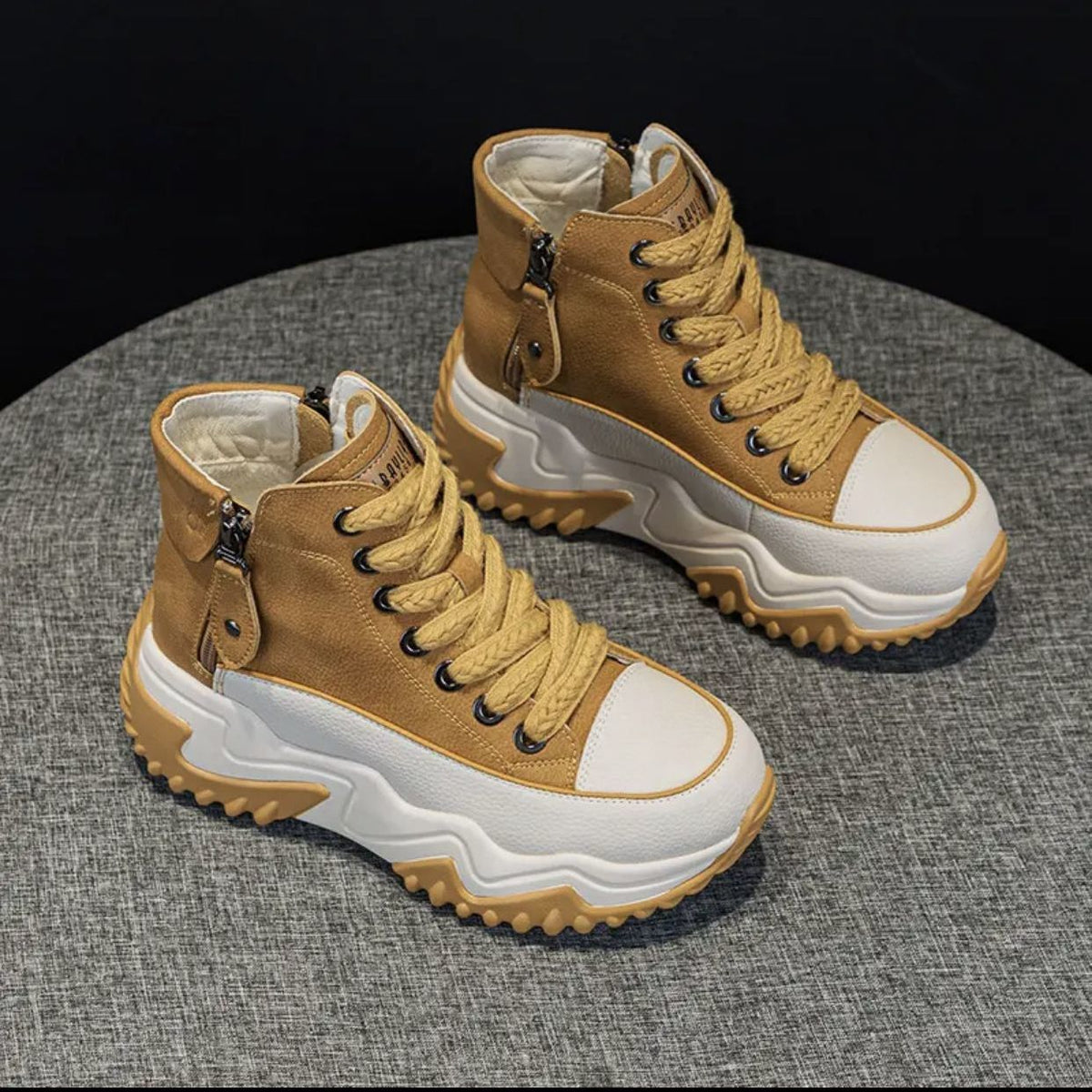 Small niche high top women's shoes thick soled casual versatile sports shoes | Otoño Invierno